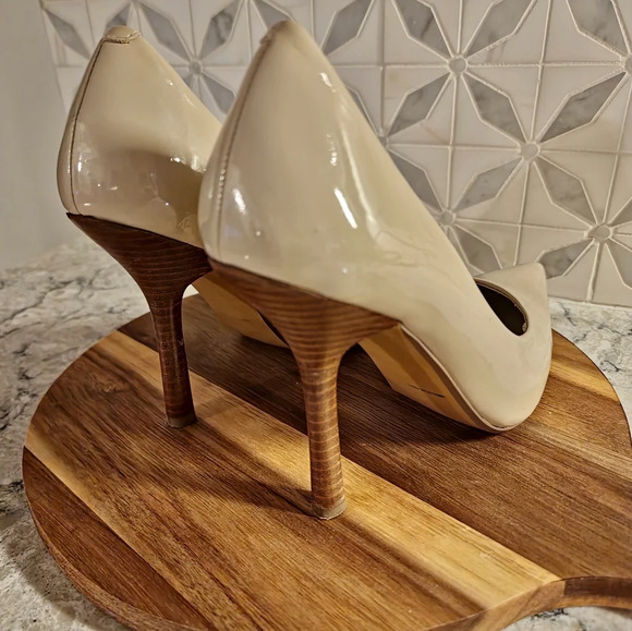Guess Nude Heels Women's Size 10 - Picture 8 of 12